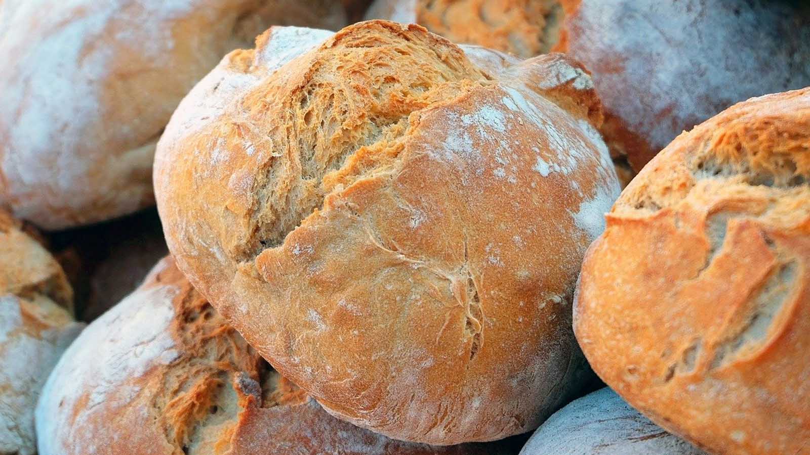 yeast-breads-loafs-pita-and-cinnamon-buns