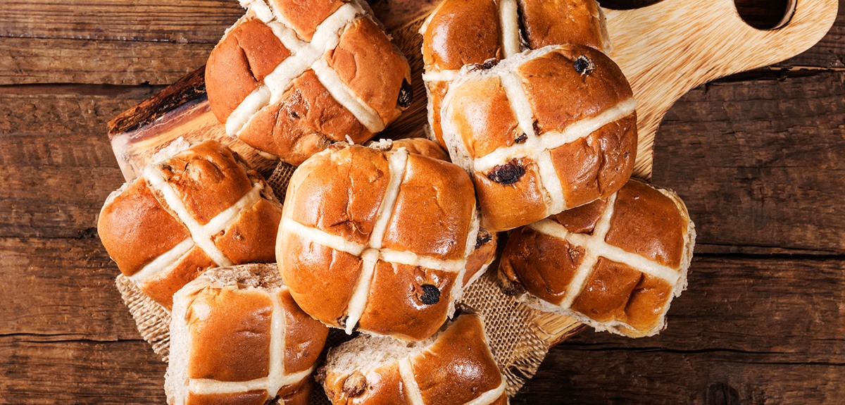 3-ways-to-flavor-hot-cross-buns