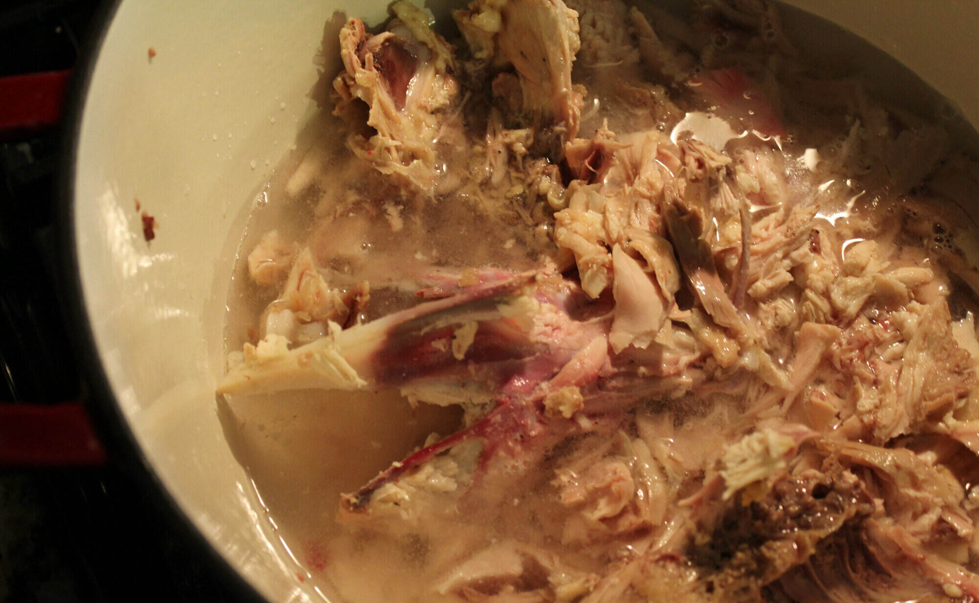 how-to-boil-a-chicken-carcass