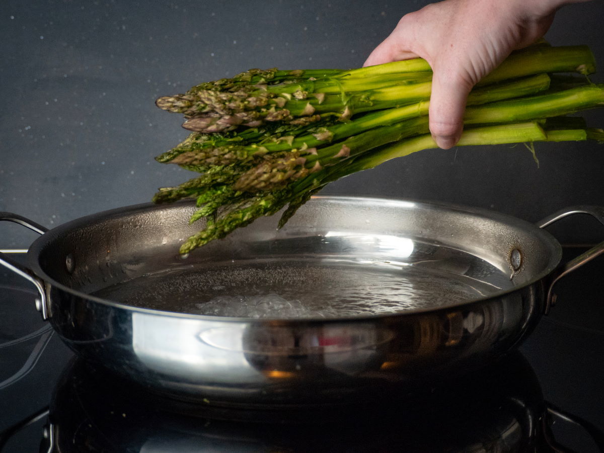 how-to-boil-asparagus-on-stove