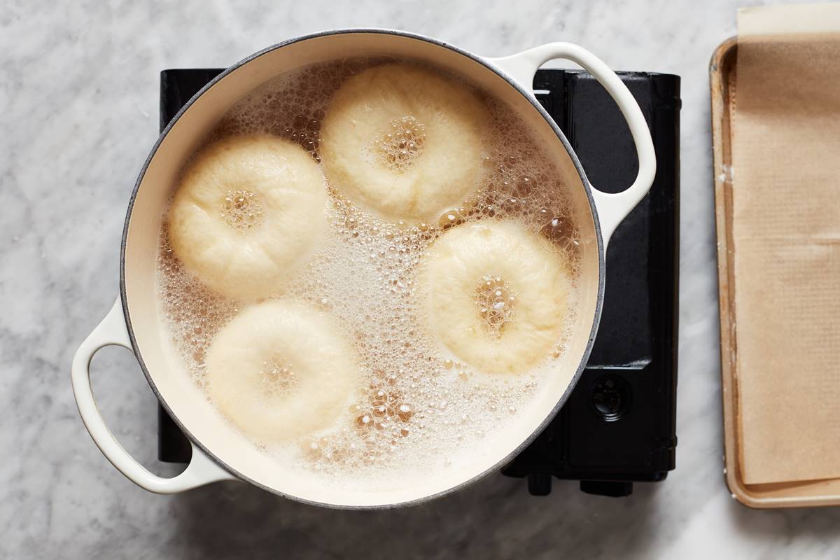 how-to-boil-bagels