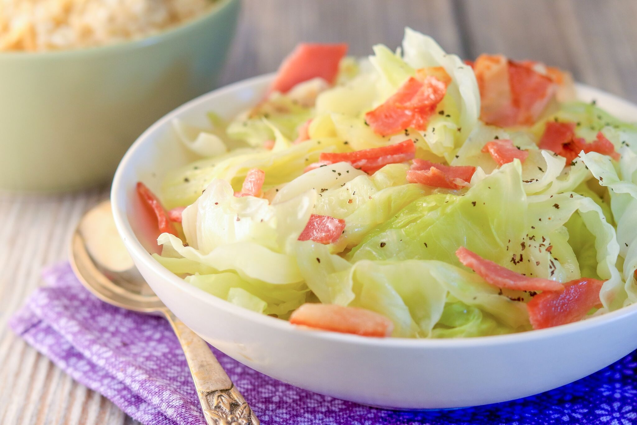 how-to-boil-cabbage-with-bacon