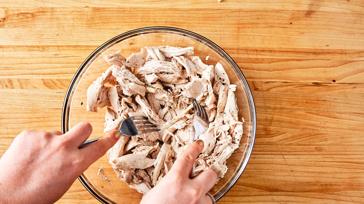 how-to-boil-chicken-for-shredding