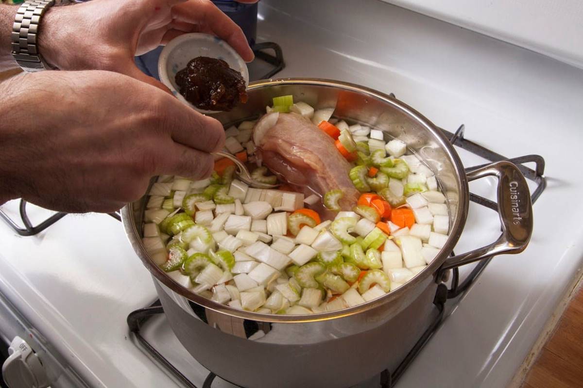 how-to-boil-chicken-for-soup