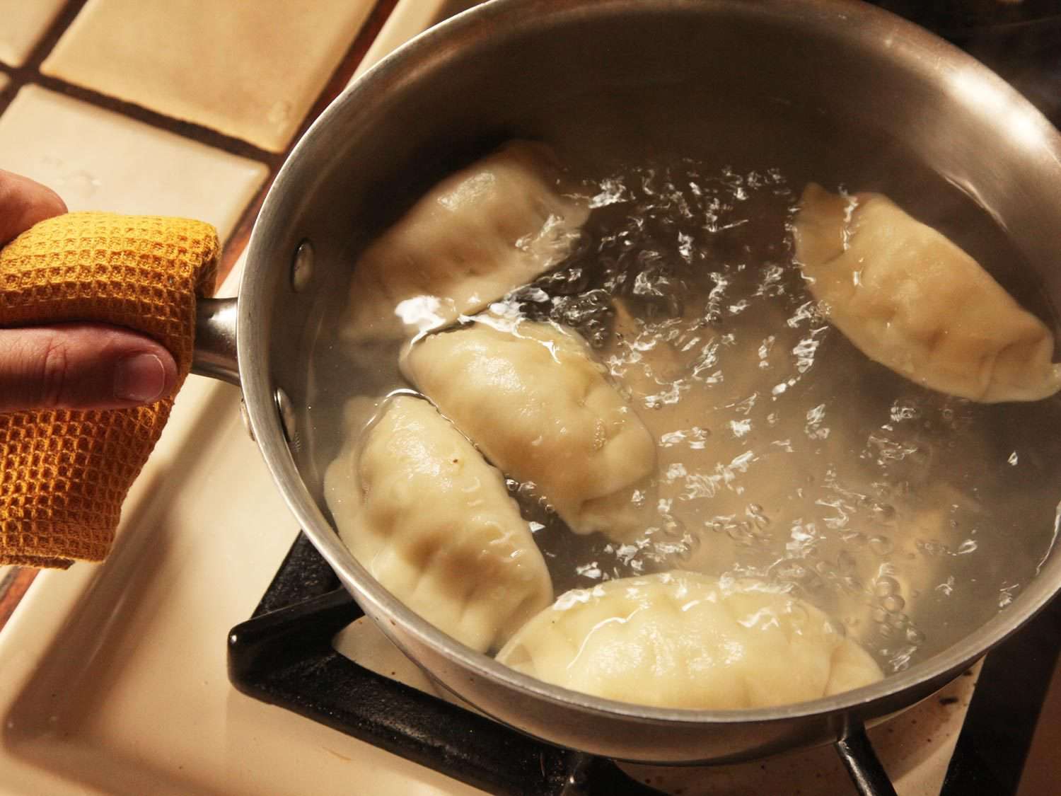 how-to-boil-dumplings