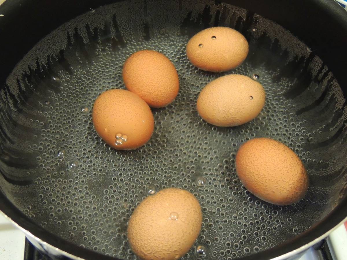how-to-boil-eggs-on-electric-stove