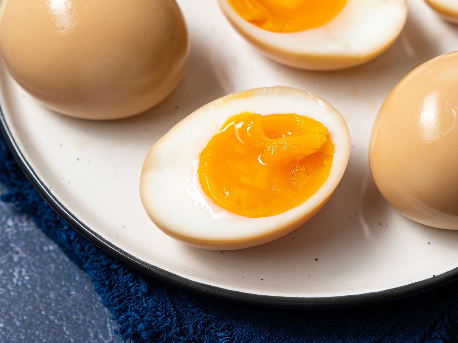 how-to-boil-jammy-eggs