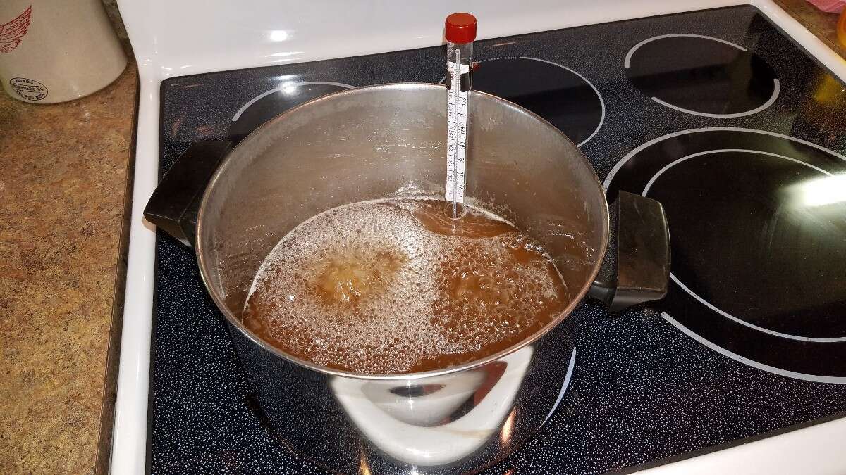 how-to-boil-maple-syrup