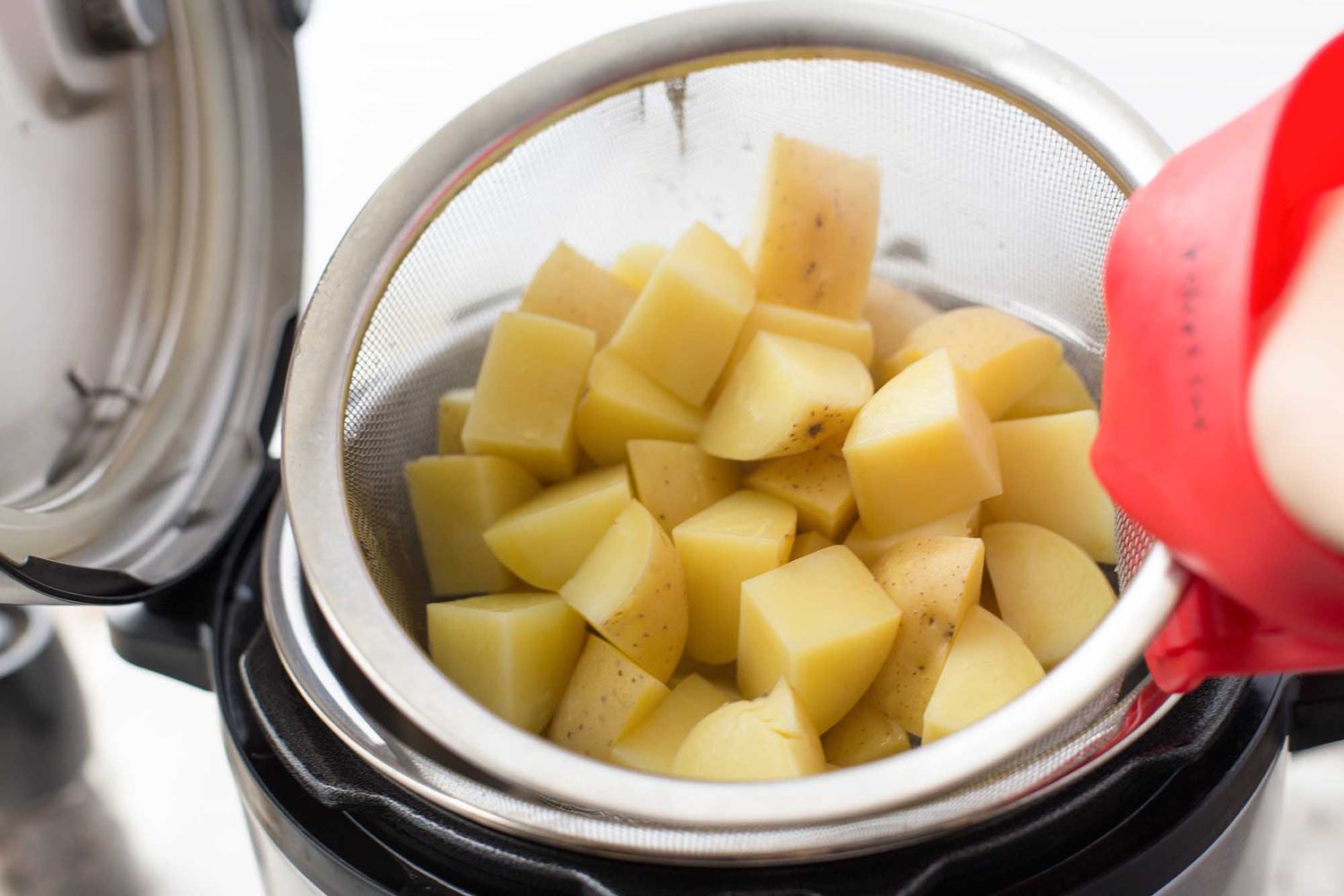 how-to-boil-potatoes-in-pressure-cooker
