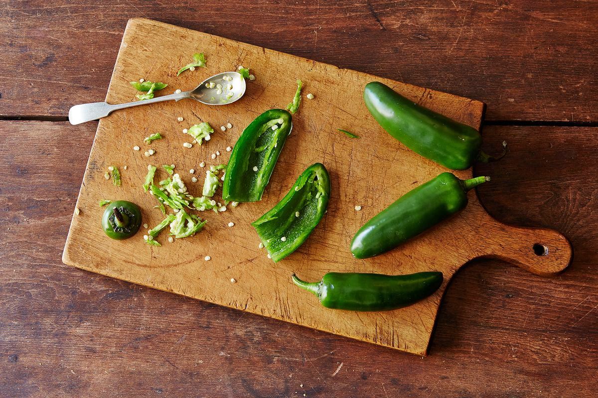 HOW TO CUT GREEN PEPPERS FOR CHOPPING USING A SHARPER IMAGE