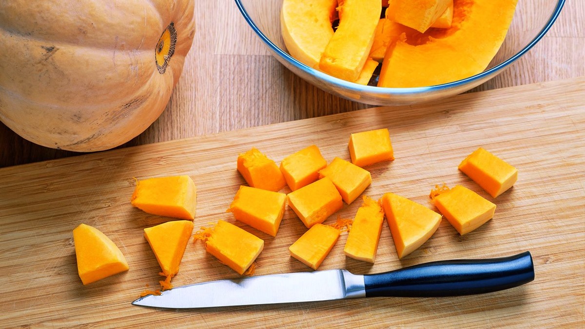 how-to-chop-a-pumpkin