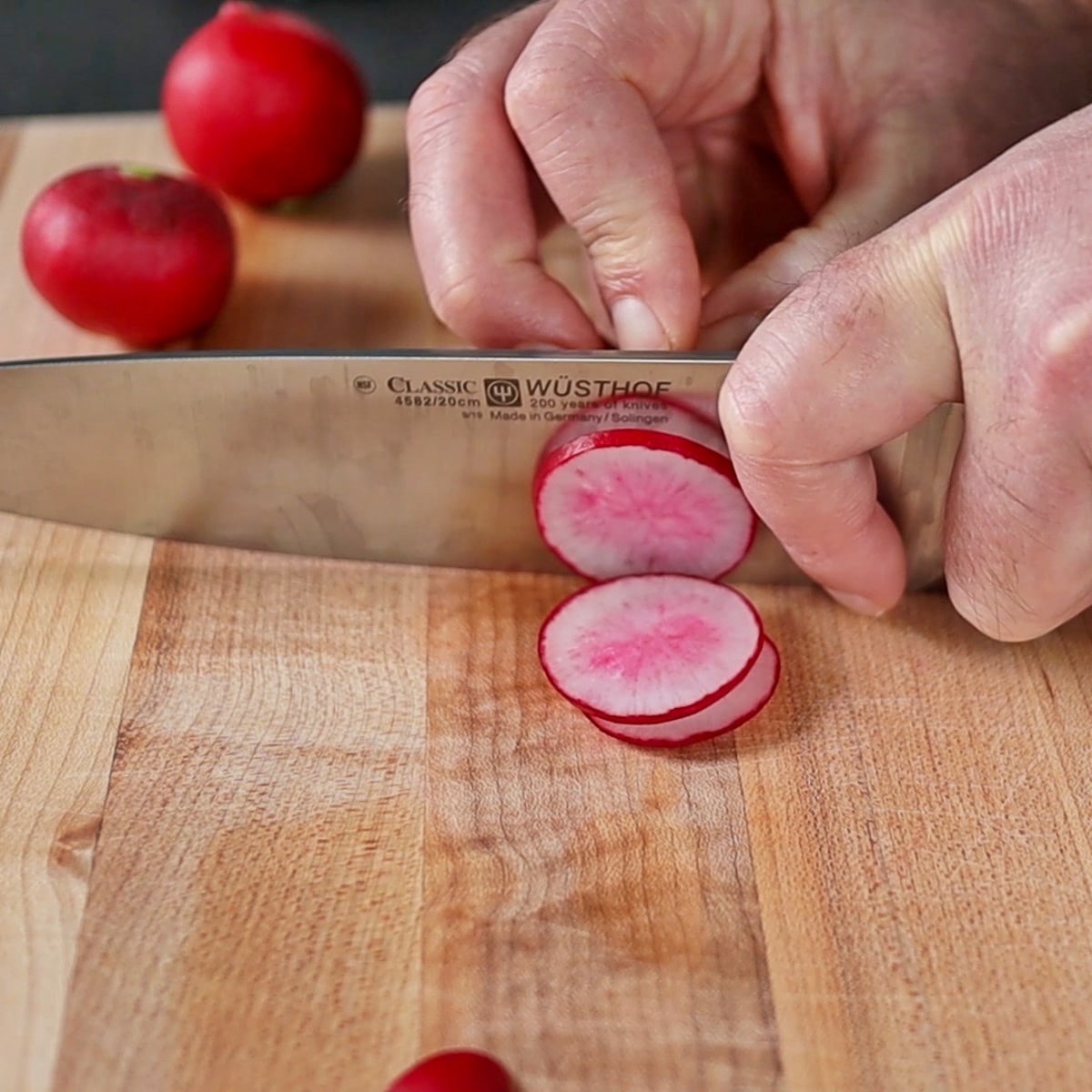 how-to-chop-a-radish