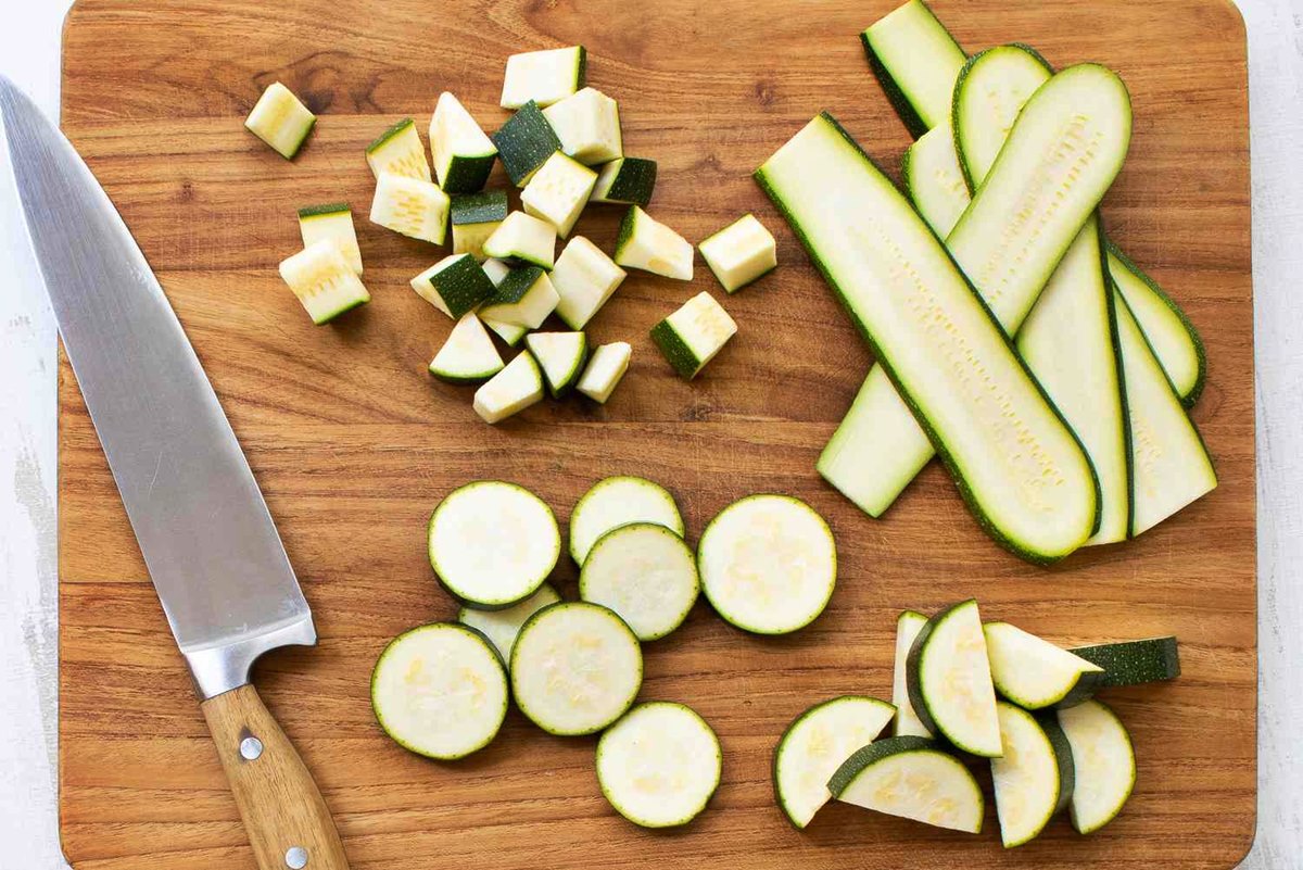 how-to-chop-a-zucchini