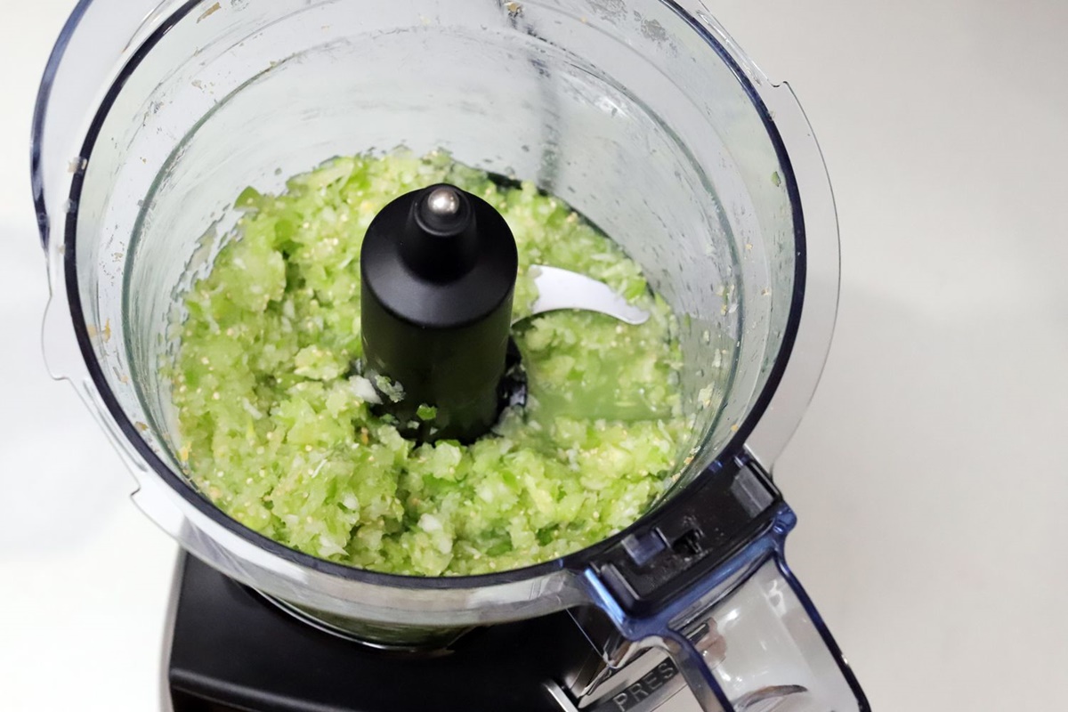 how-to-chop-an-onion-in-a-vitamix
