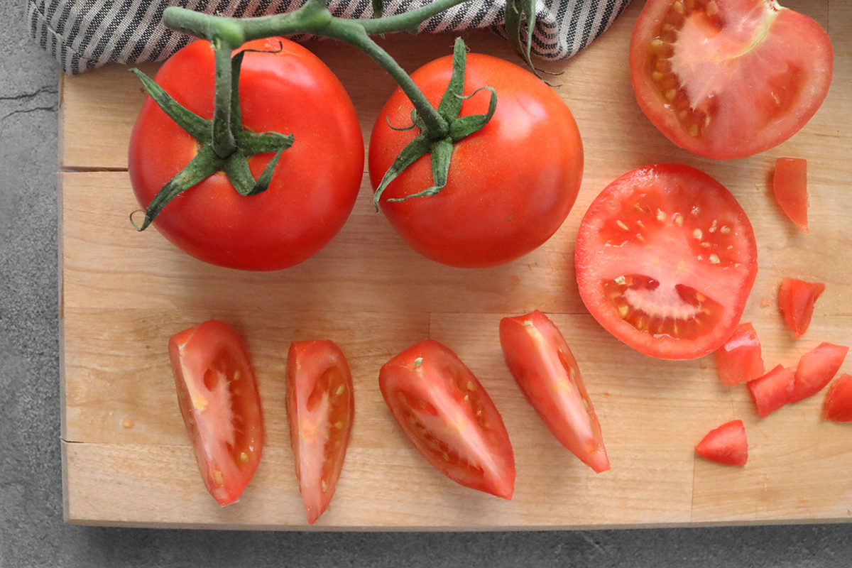how-to-chop-an-tomatoes