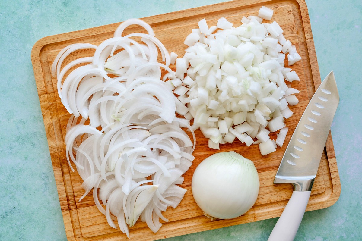 how-to-chop-and-saute-onion