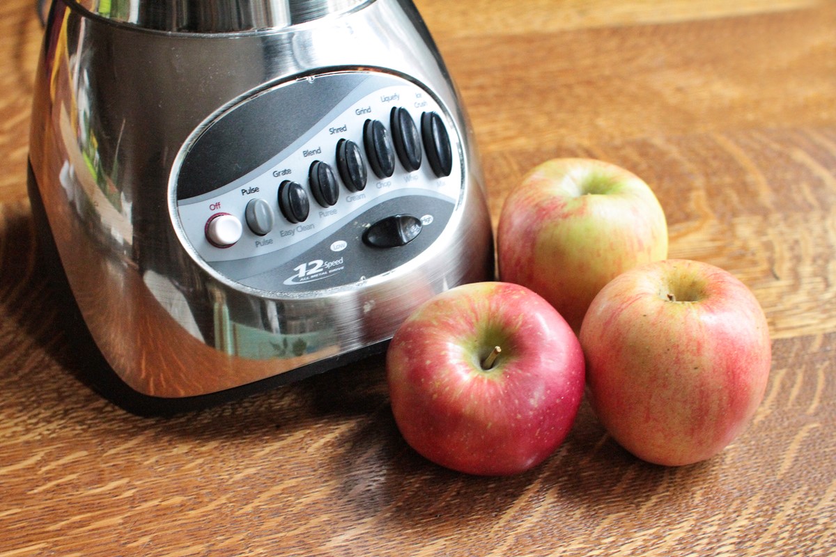 how-to-chop-apples-with-blender