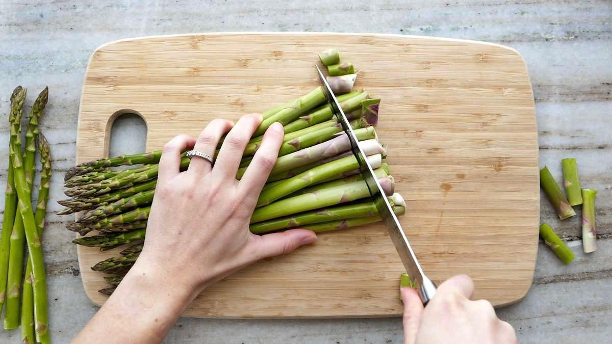 how-to-chop-asparagus-ends