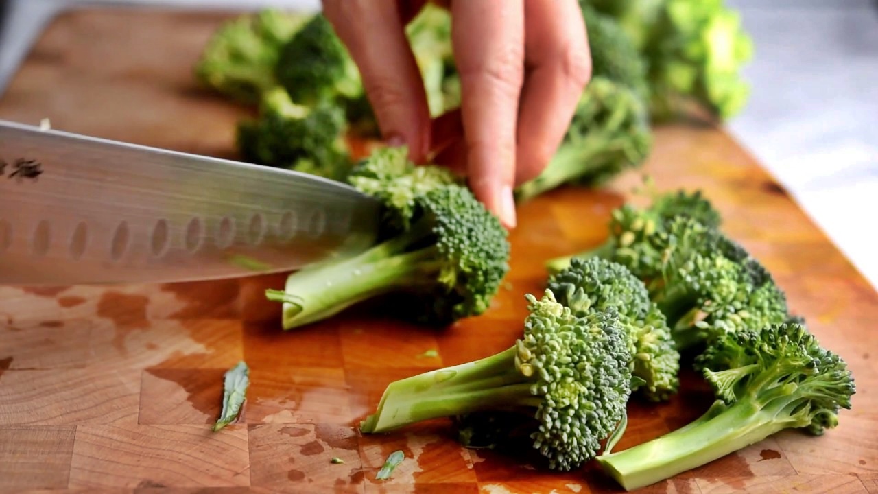 how-to-chop-broccoli-florets