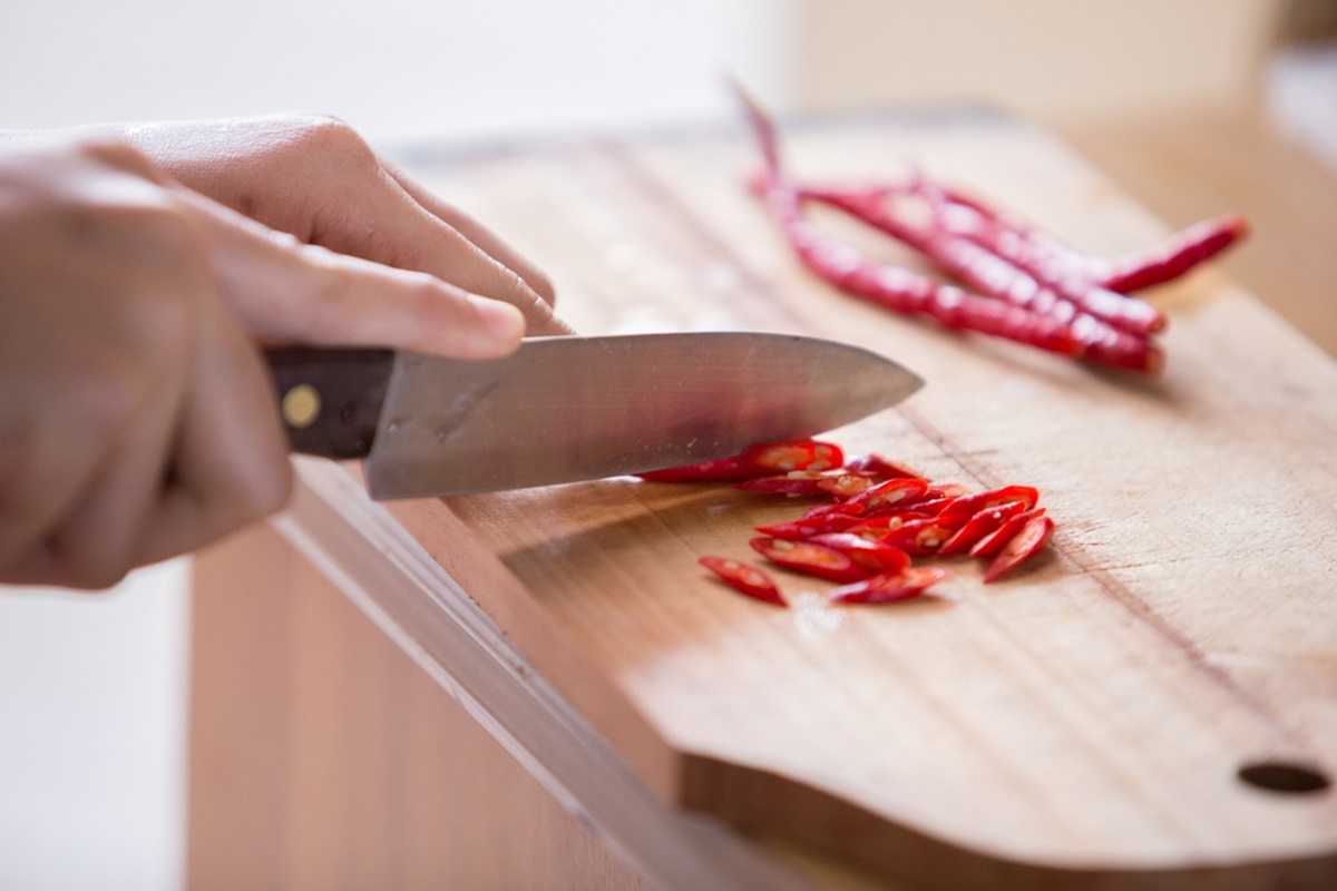 how-to-chop-chilis