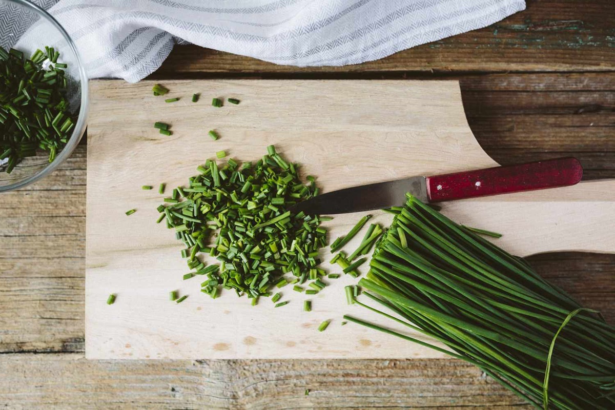 how-to-chop-chives
