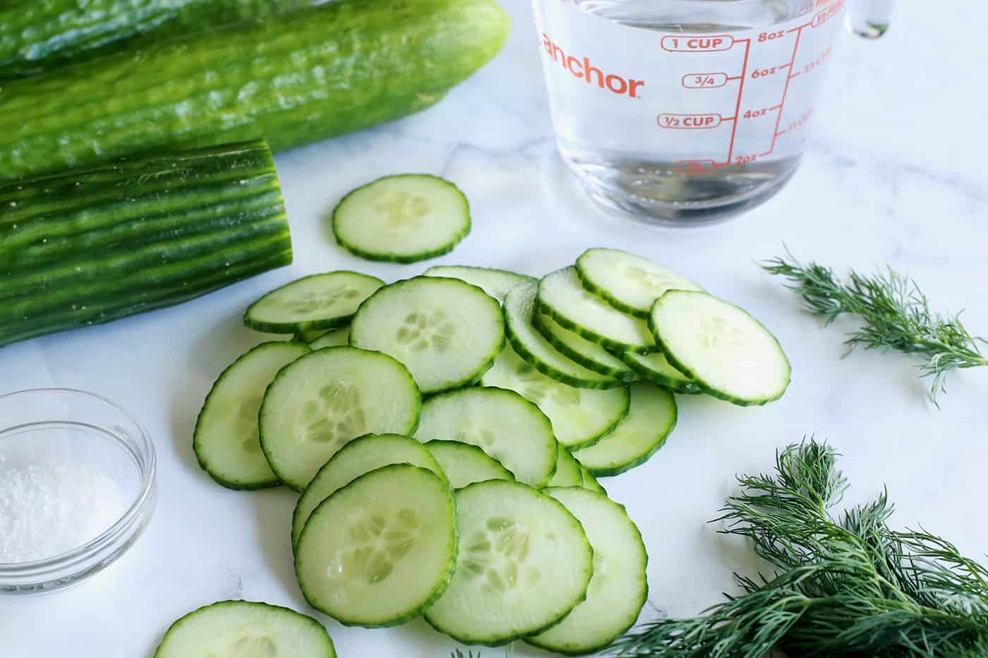how-to-chop-cucumber-in-thin-slices