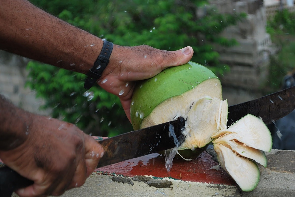 how-to-chop-fresh-coconut