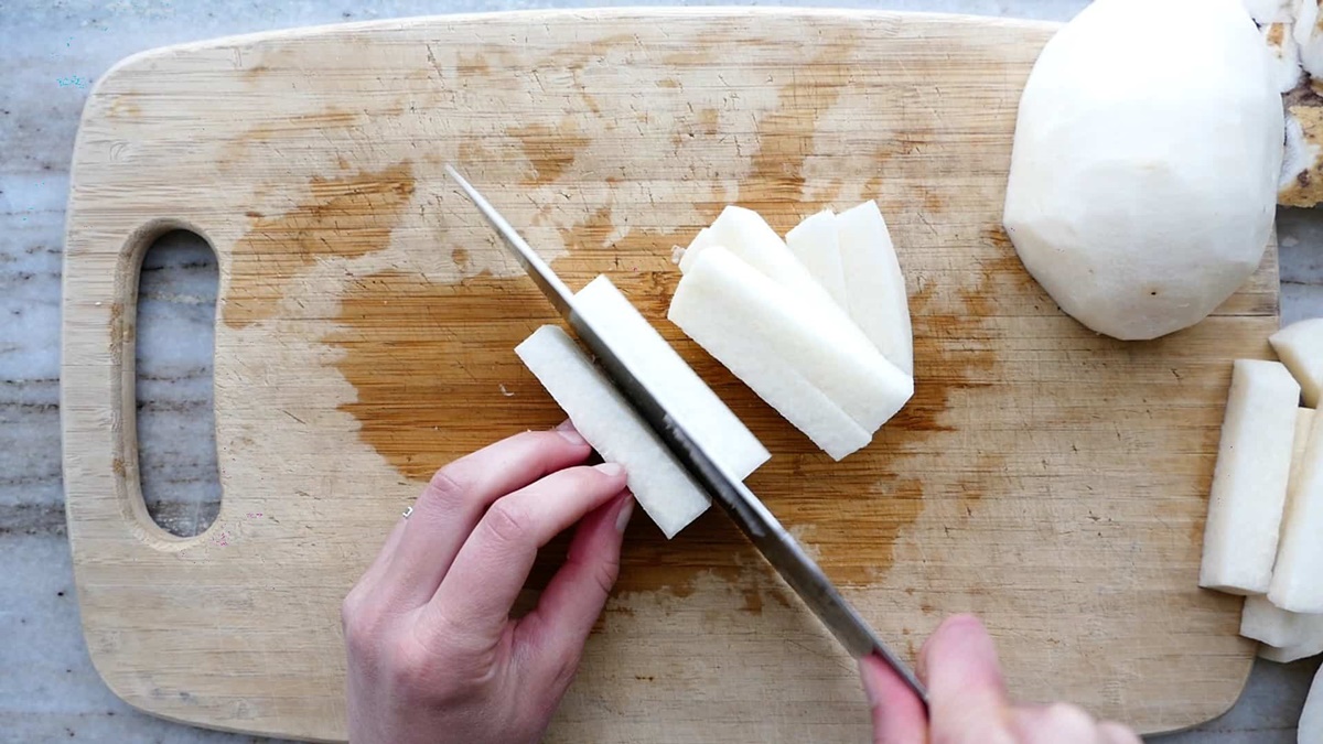 how-to-chop-jicama