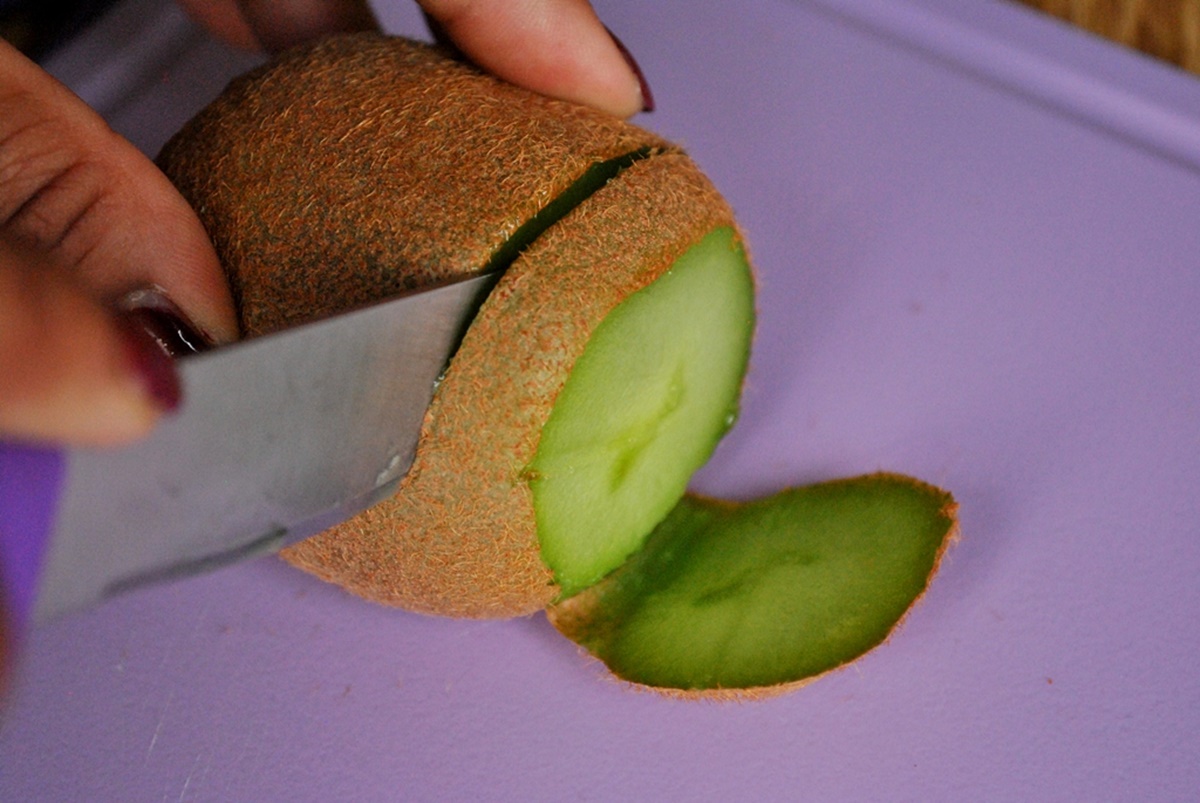 how-to-chop-kiwi