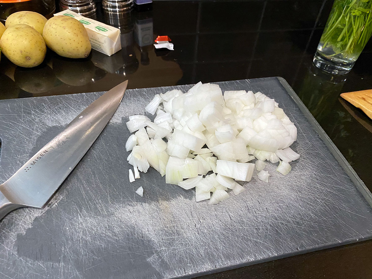 how-to-chop-onions-for-stew