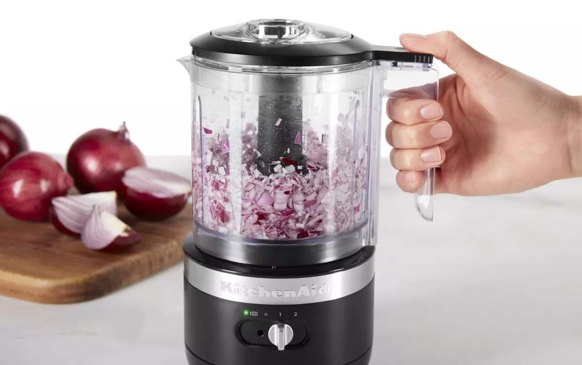 how-to-chop-onions-in-blender