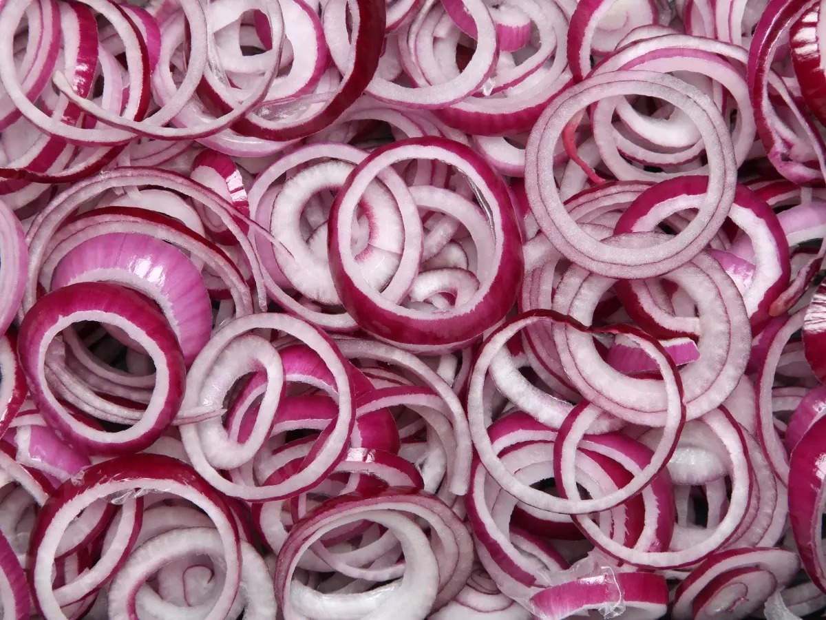 how-to-chop-onions-in-rings