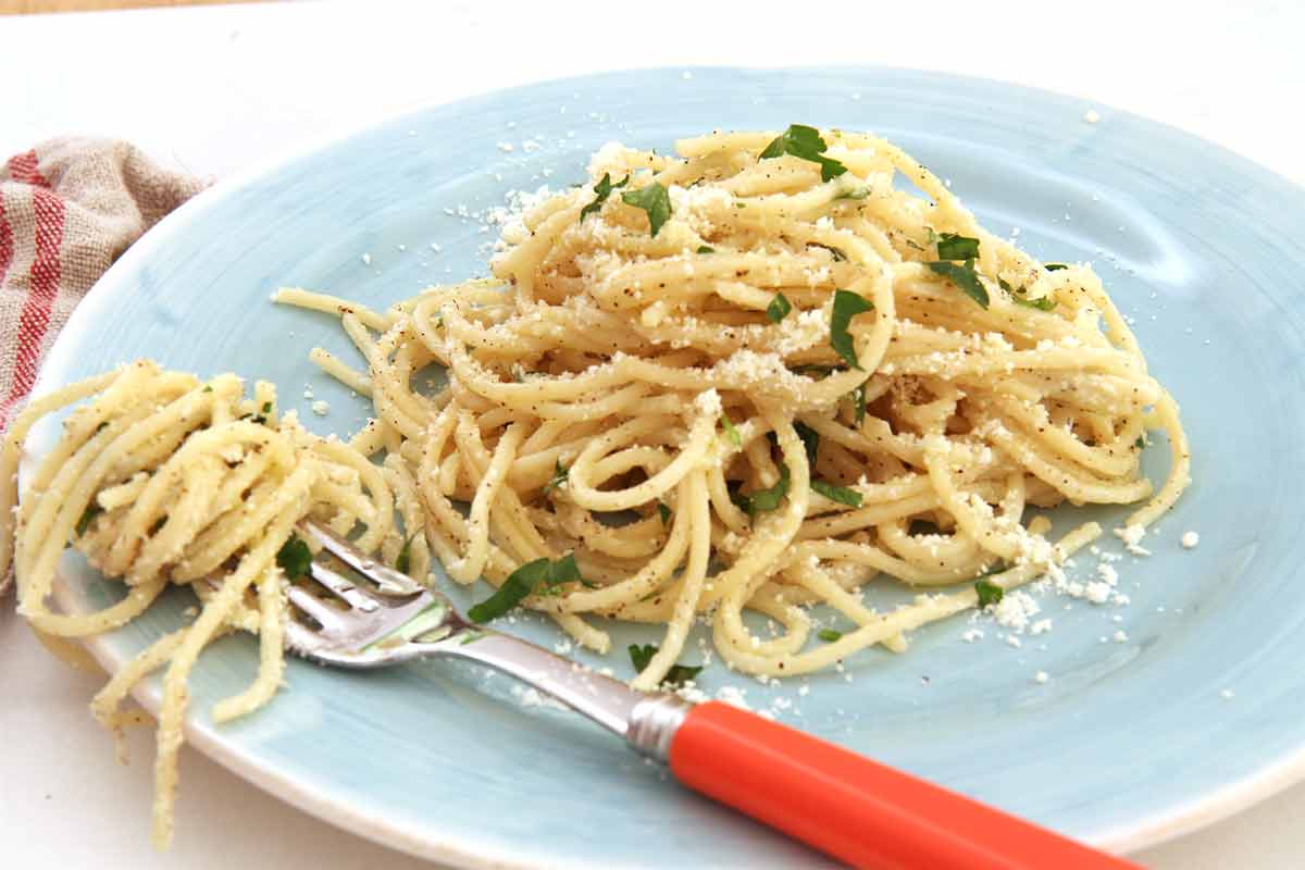 how-to-chop-spaghetti