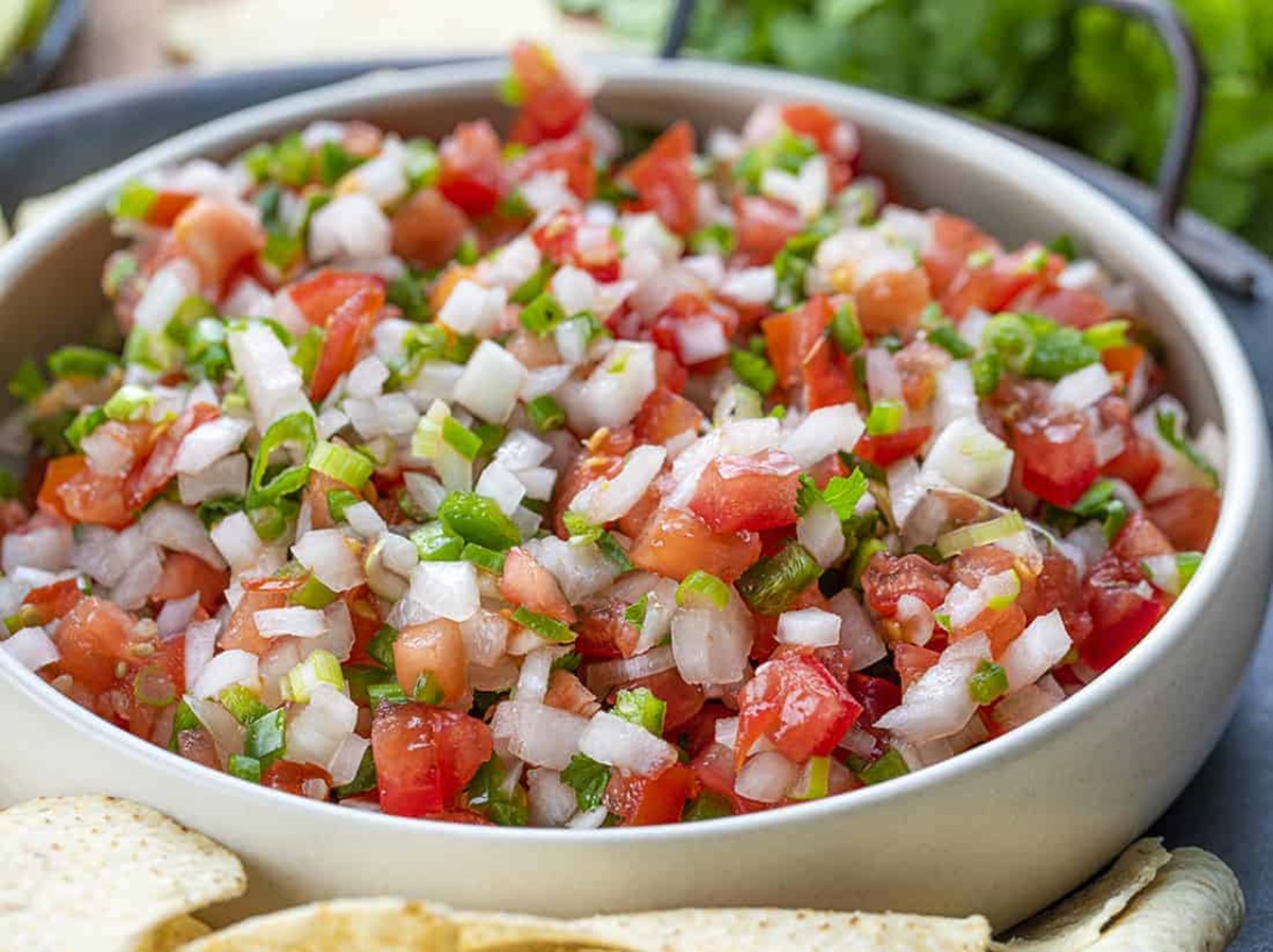 how-to-chop-tomatoes-for-pico-de-gallo
