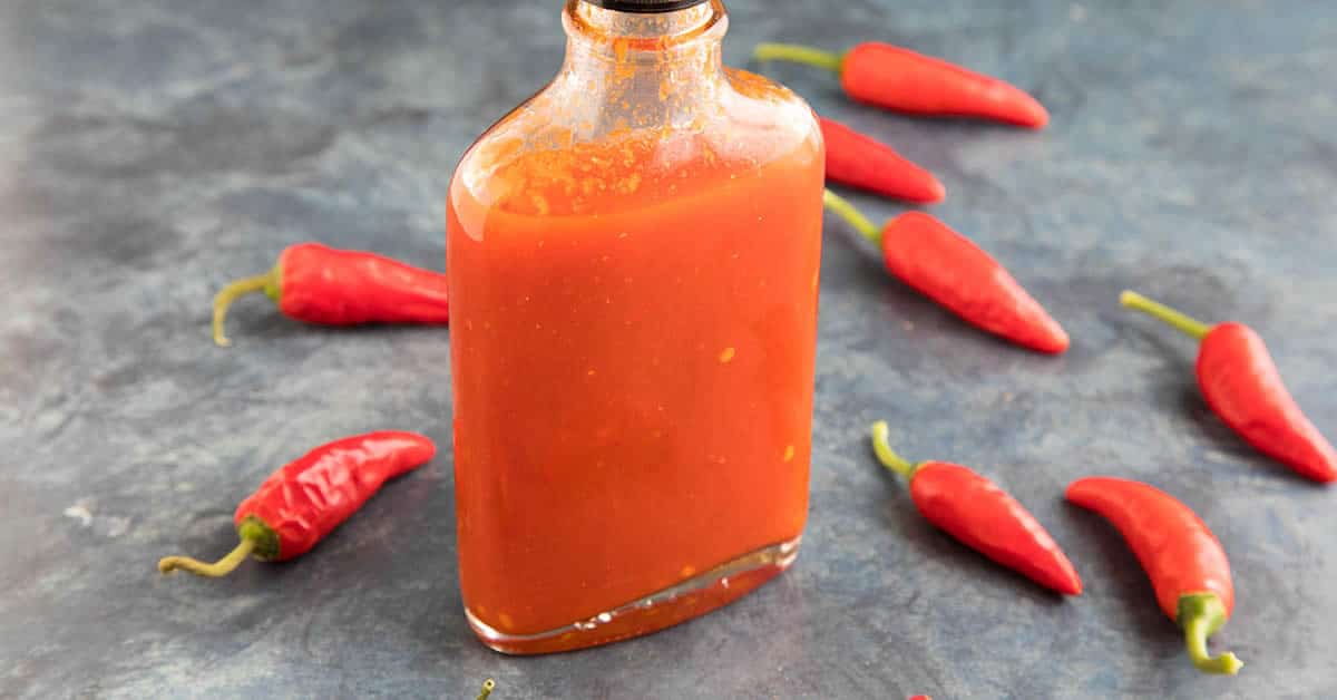 how-to-chop-up-chili-pepper-to-make-hot-sauce