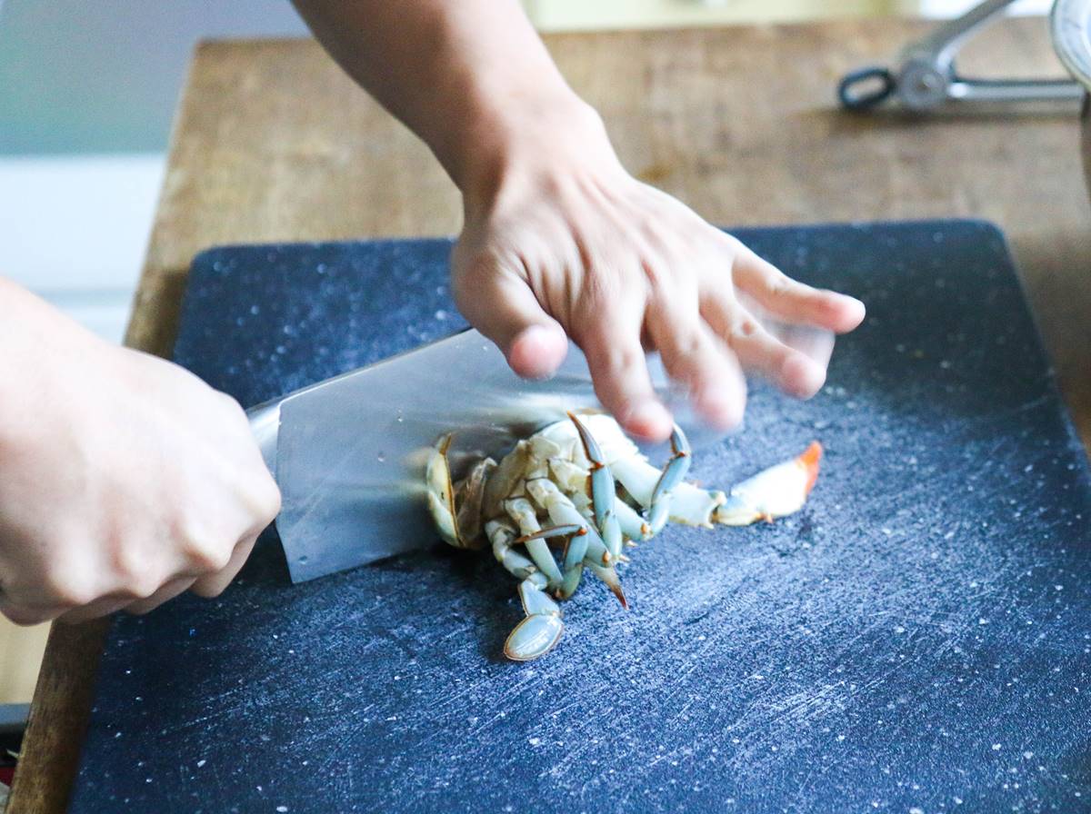 how-to-chop-up-crab