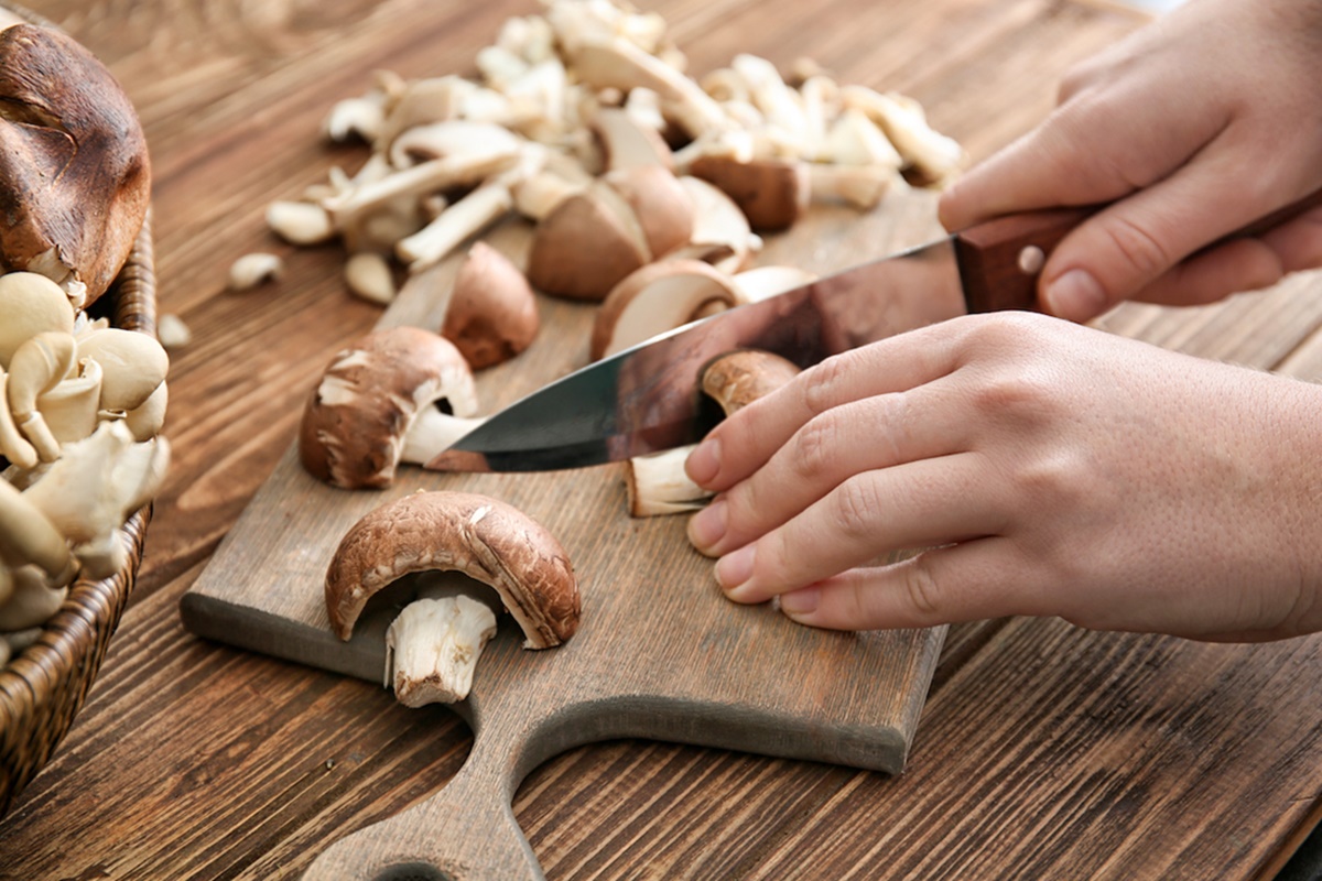 how-to-chop-up-mushrooms