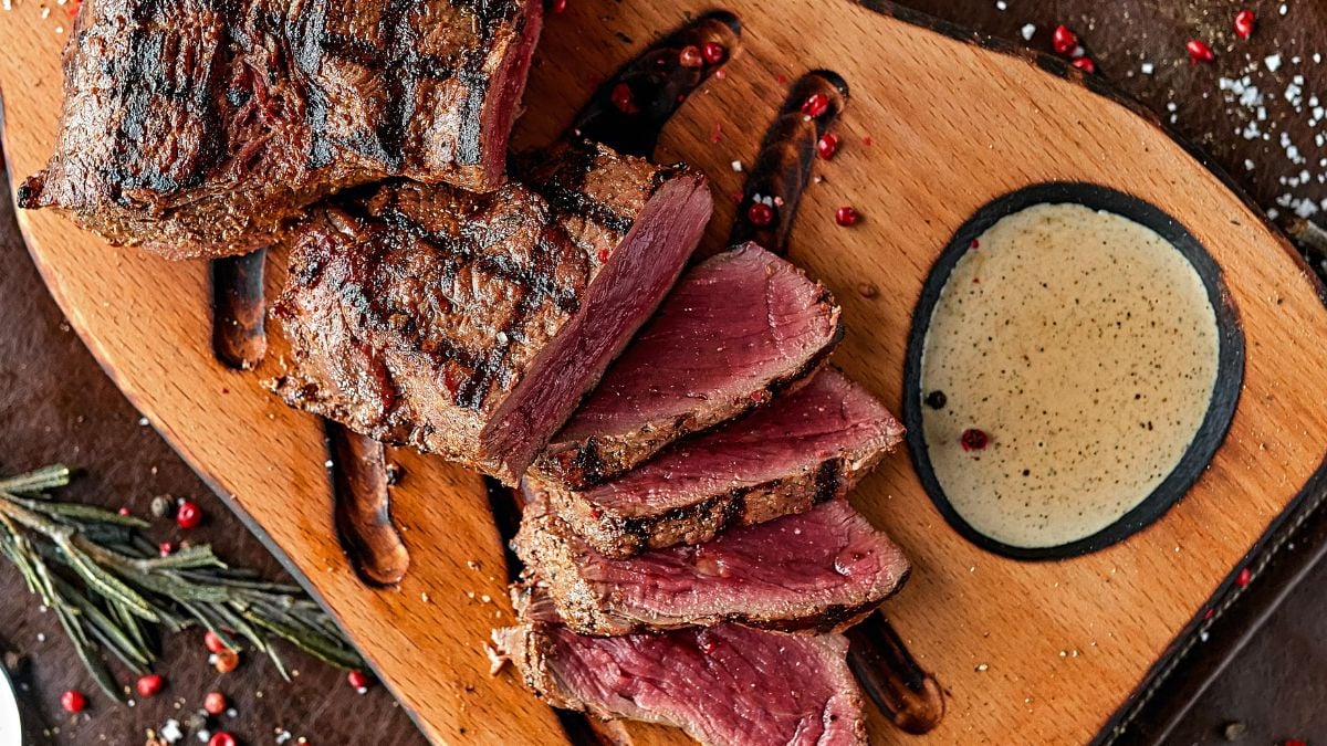how-to-cook-a-blue-rare-steak