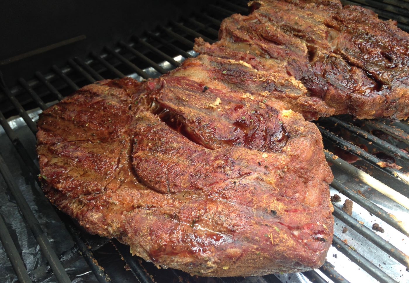 Chuck roast shop on charcoal grill