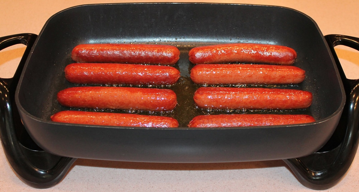 how-to-cook-a-hot-dog-in-a-pan