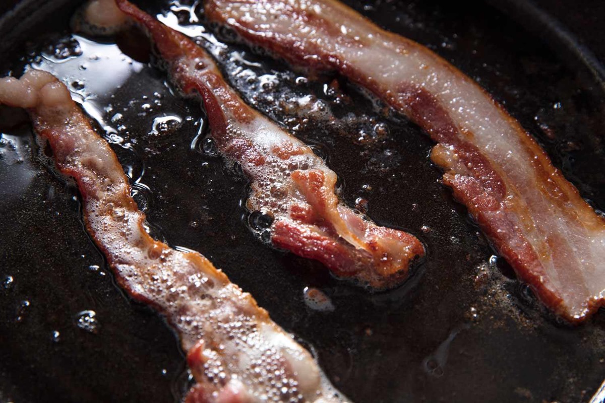 How To Cook Bacon in a Stainless Steel Pan - Crispy Bacon Guide 