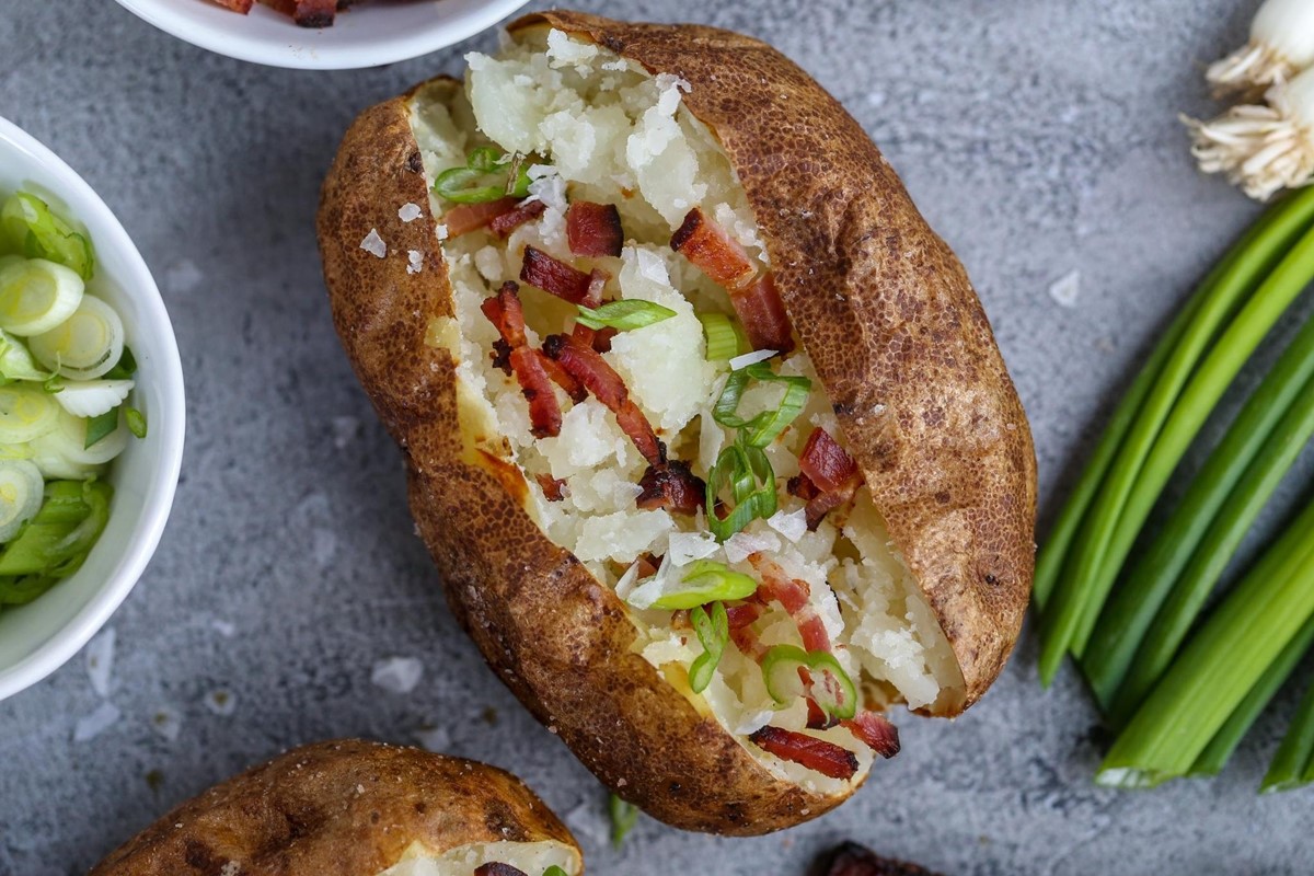 how-to-cook-bake-potato-in-air-fryer