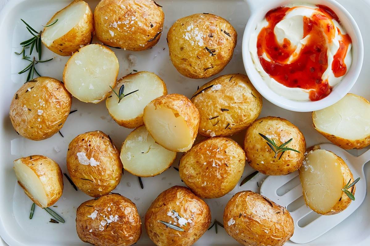 how-to-cook-baked-potatoes-in-air-fryer