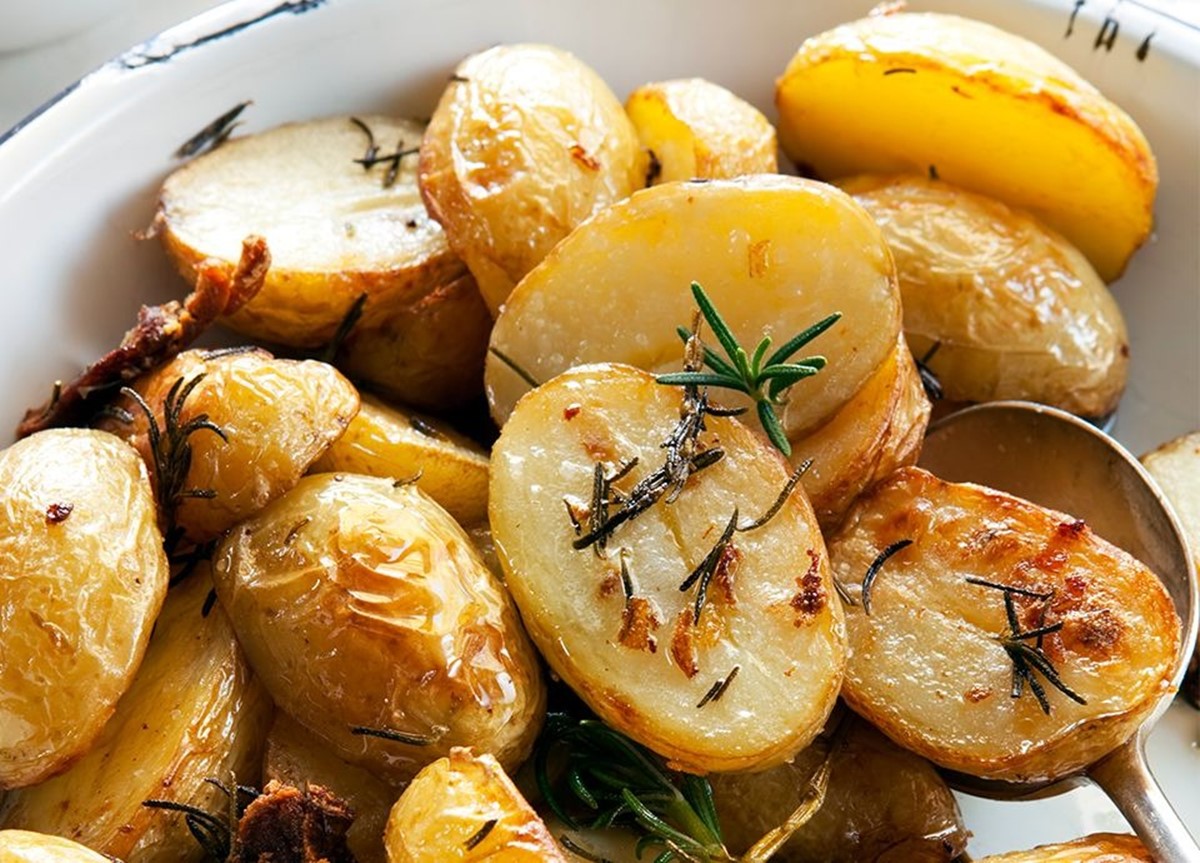 how-to-cook-baked-potatoes-in-the-oven