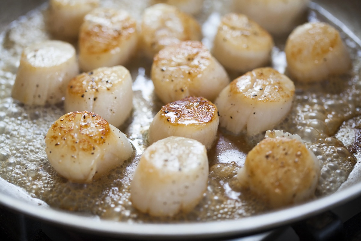 how-to-cook-bay-scallops-in-a-pan