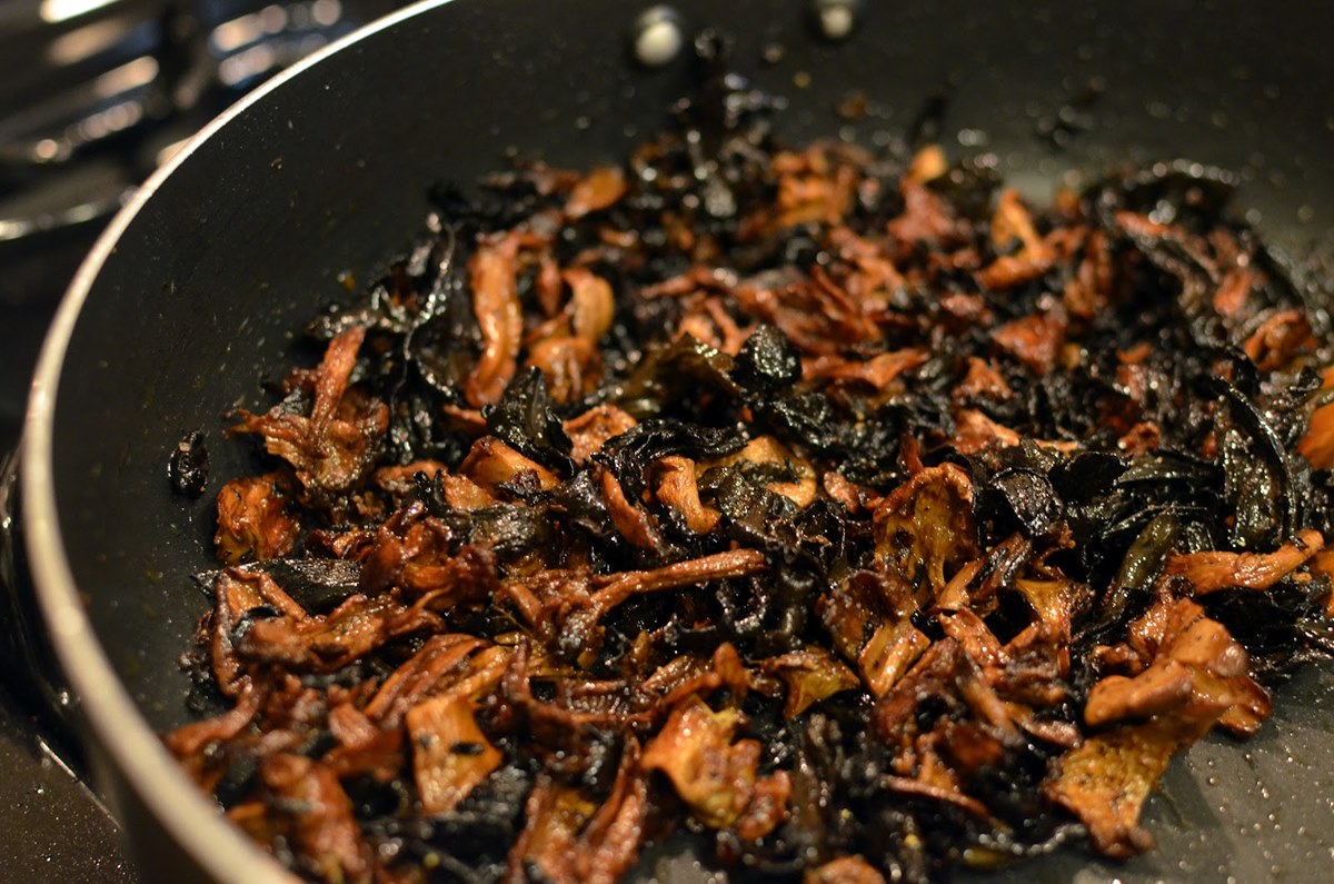 how-to-cook-black-trumpet-mushrooms
