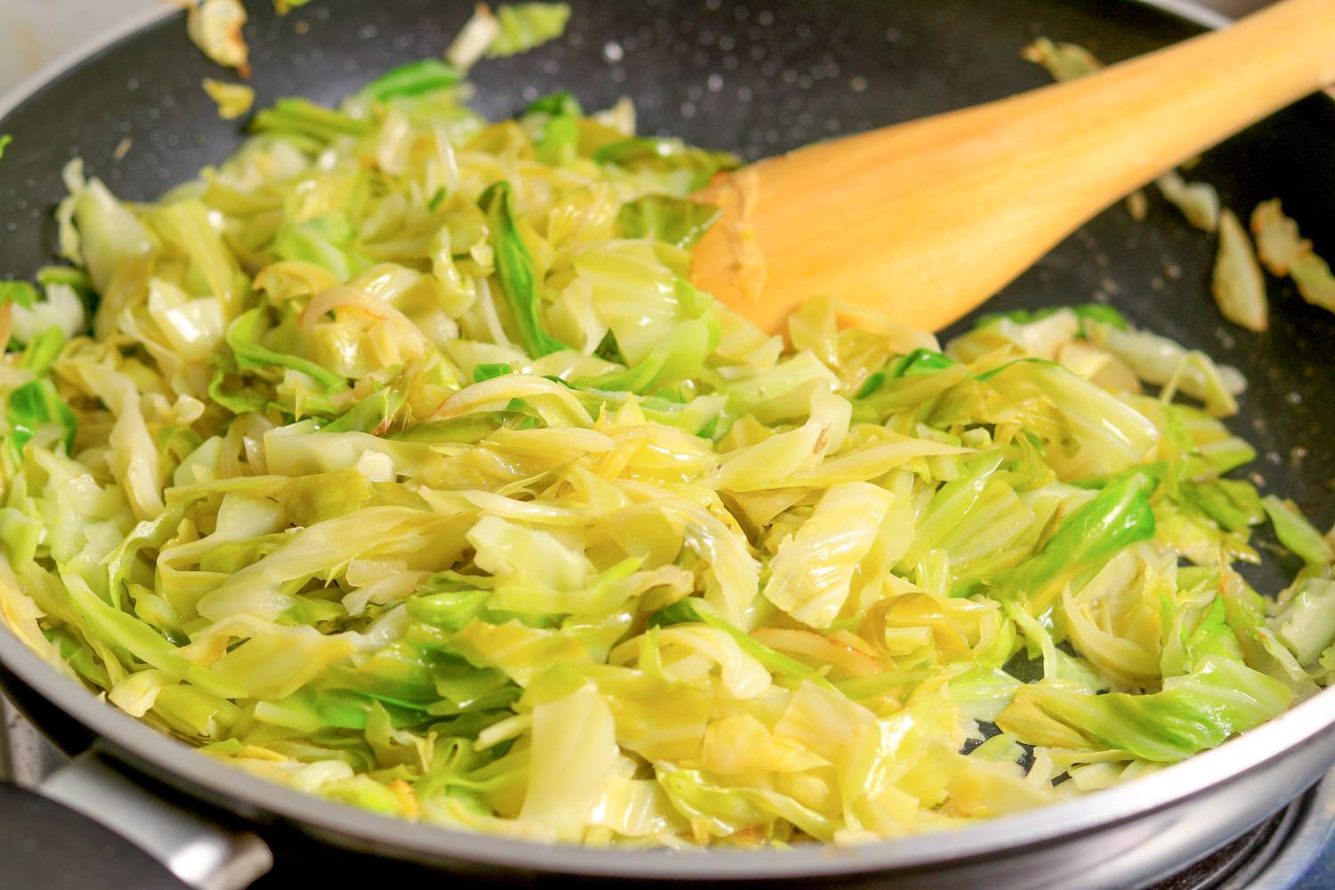how-to-cook-cabbage-on-the-stove