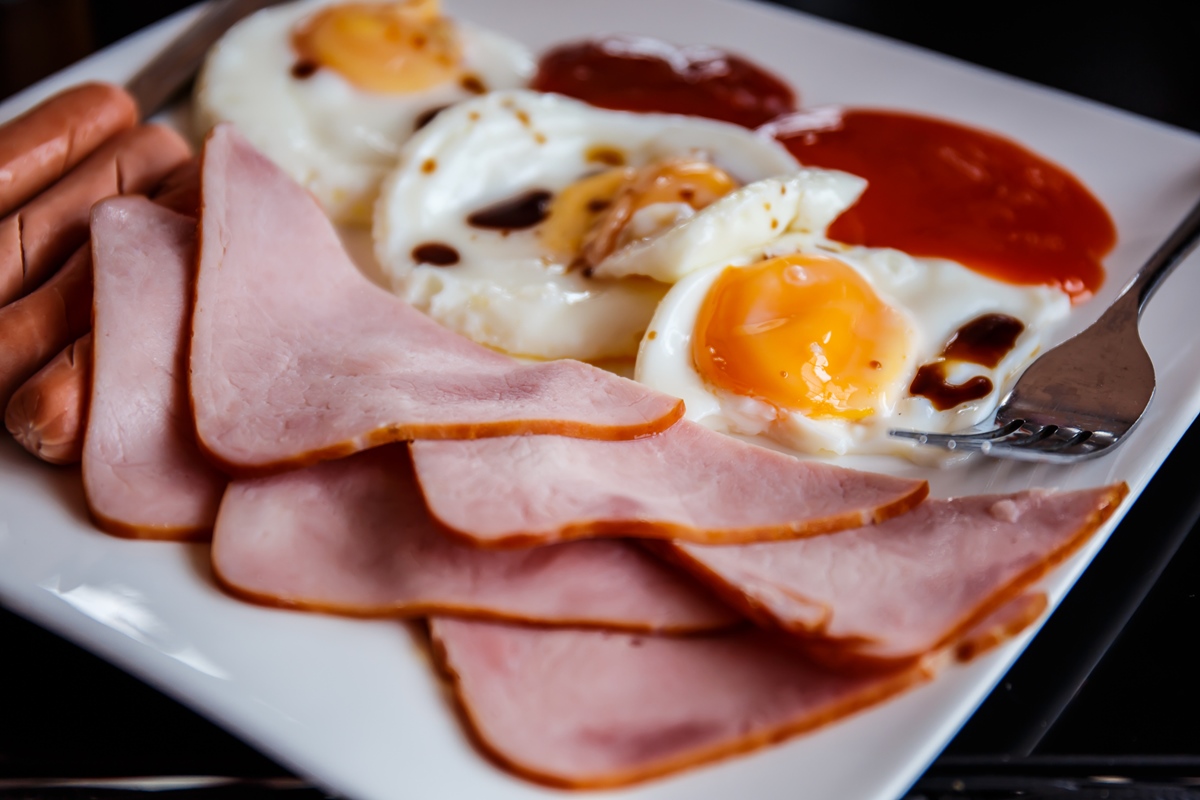 how-to-cook-canadian-bacon-on-stove