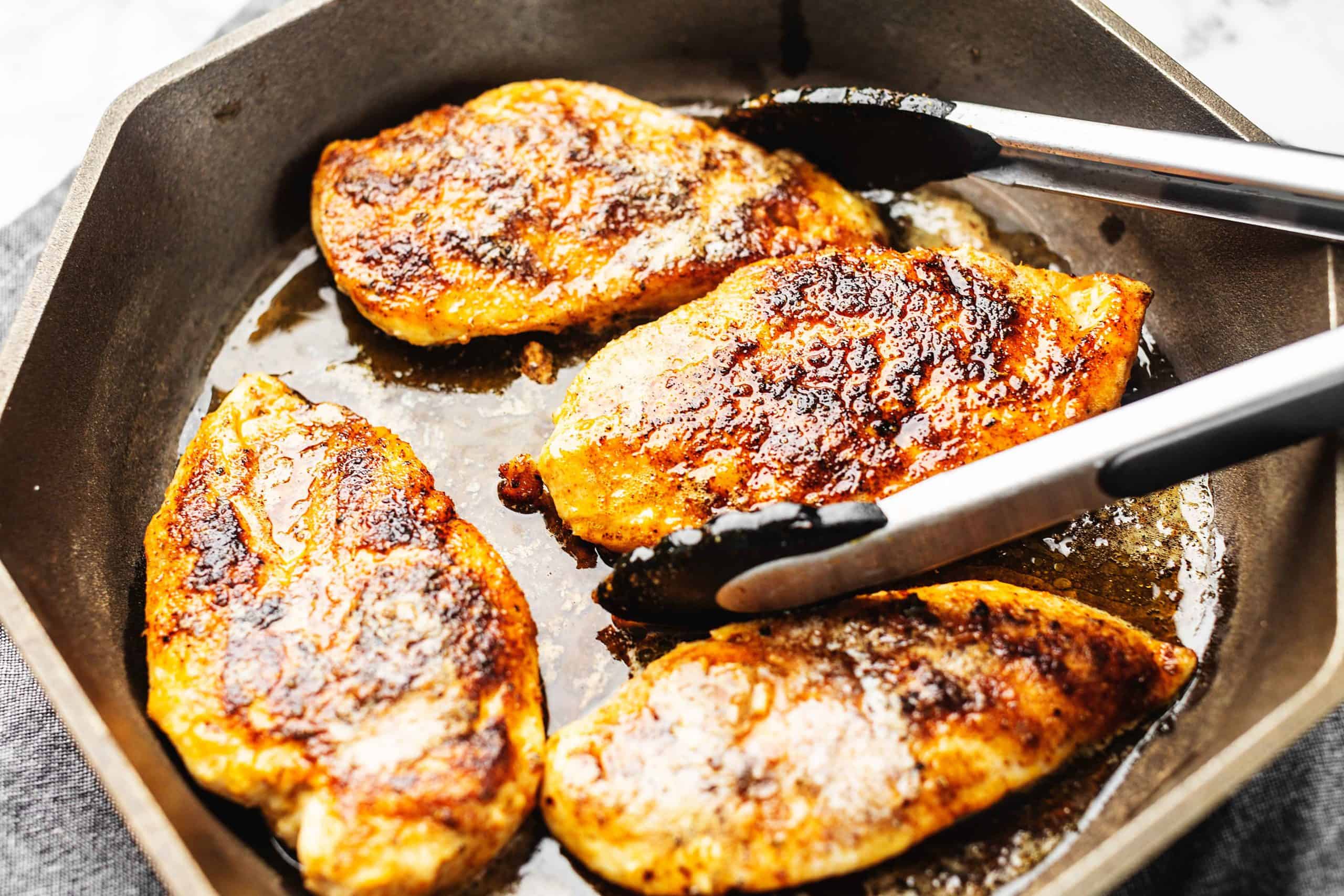 how-to-cook-chicken-breast-in-cast-iron-skillet