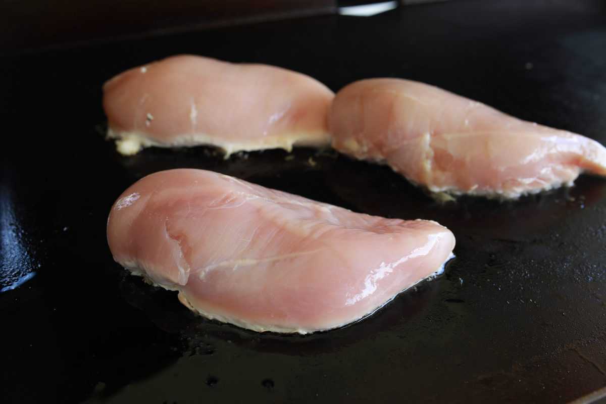 how-to-cook-chicken-breast-on-blackstone